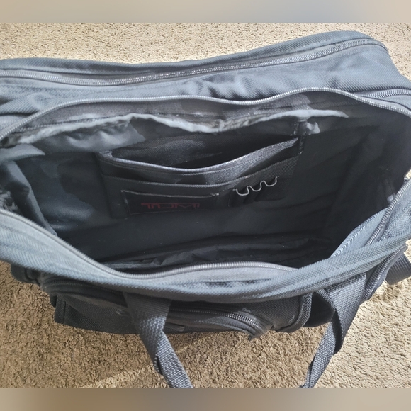 TUMI ALPHA BALLISTIC BAG EXPANDABLE ORGANIZER LAPTOP BRIEF MESSENGER WITH STRAP - Picture 8 of 16